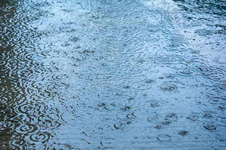 雨季來襲，如何對破碎篩分設(shè)備進行保養(yǎng)？
